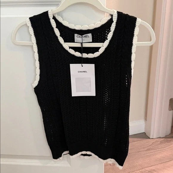 Black and White Logo Woven Top Size 38 - Picture 2 of 5